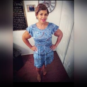 Ladies Size Large  Flutter Sleeve Blue Floral Print  Shirt Dress